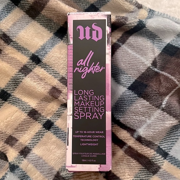 SOLD! Urban Decay all nighter setting spray - Picture 1 of 2